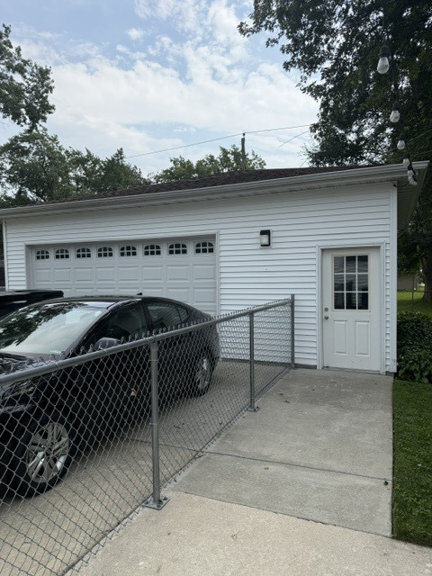 524 Gordon Drive Property Photo 2