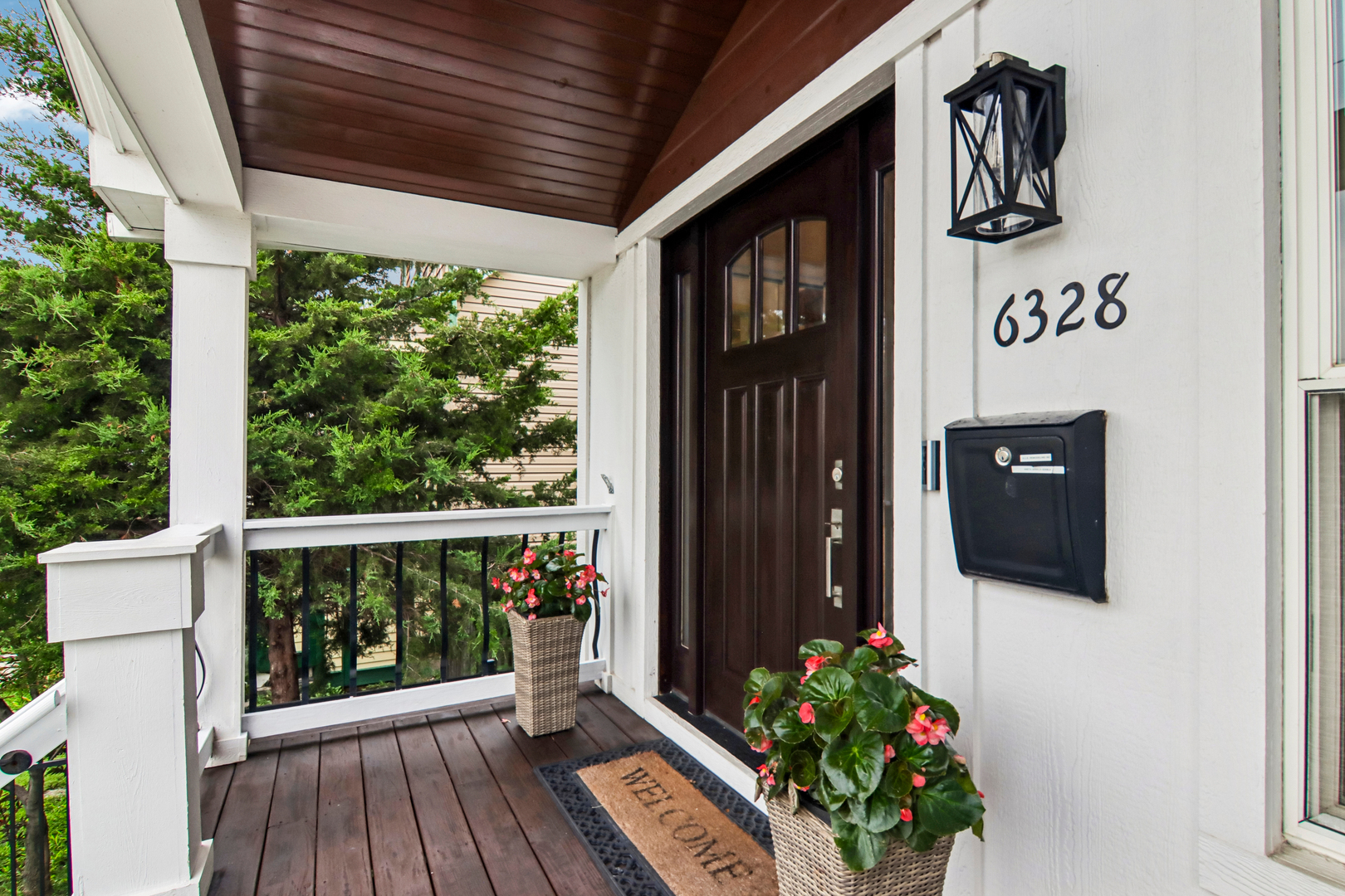 6328 W Addison Street Property Photo 4