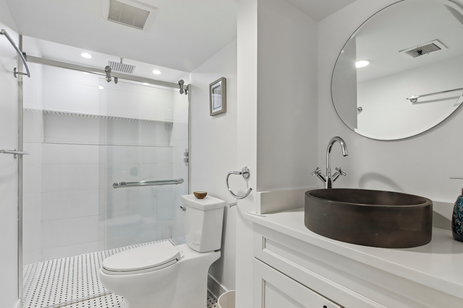 6328 W Addison Street Property Photo 20