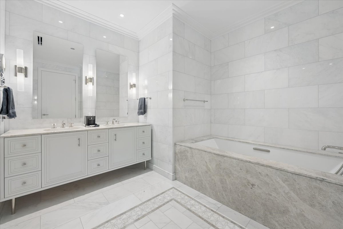 435 N Michigan Avenue 1008 Property Photo 41