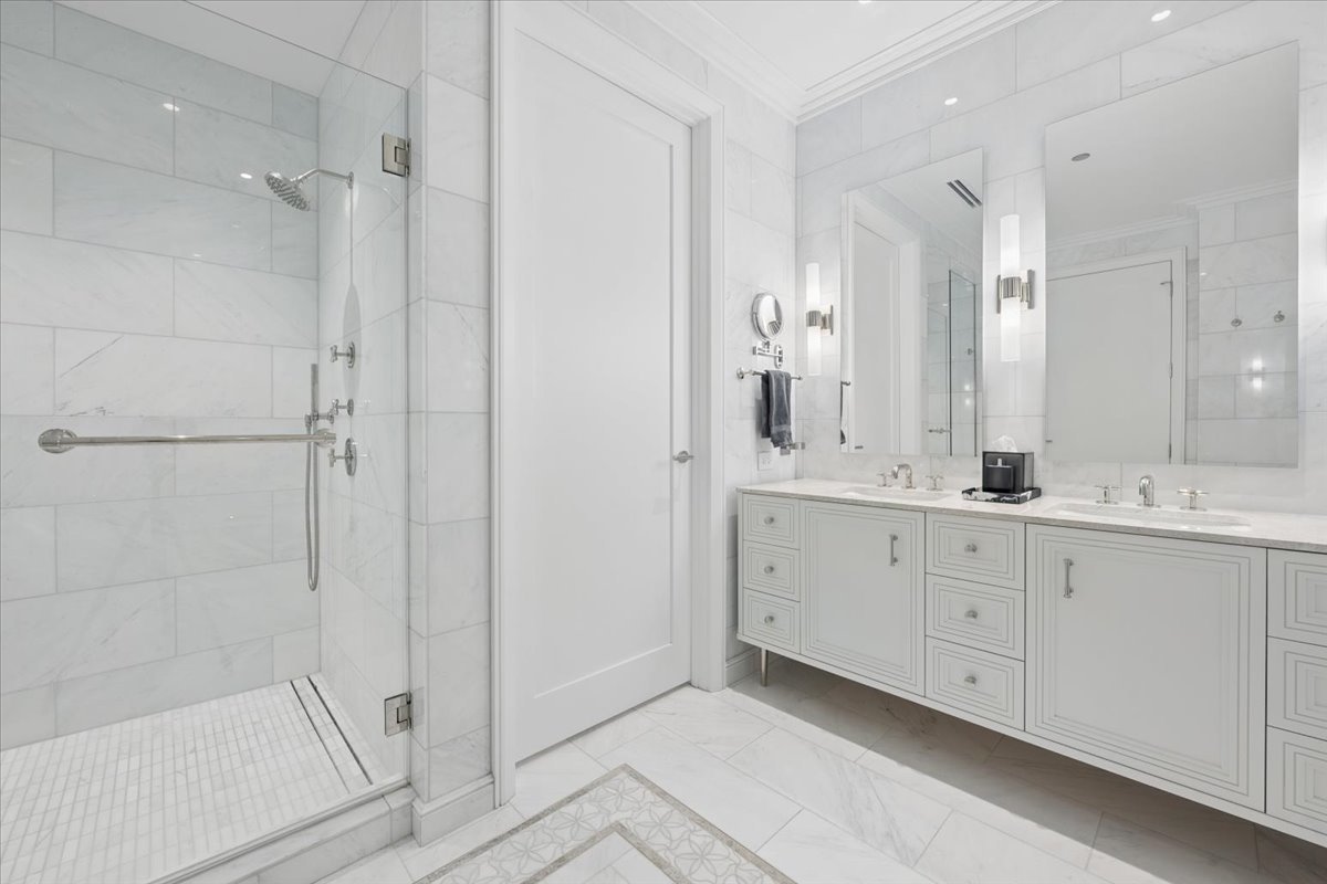 435 N Michigan Avenue 1008 Property Photo 42