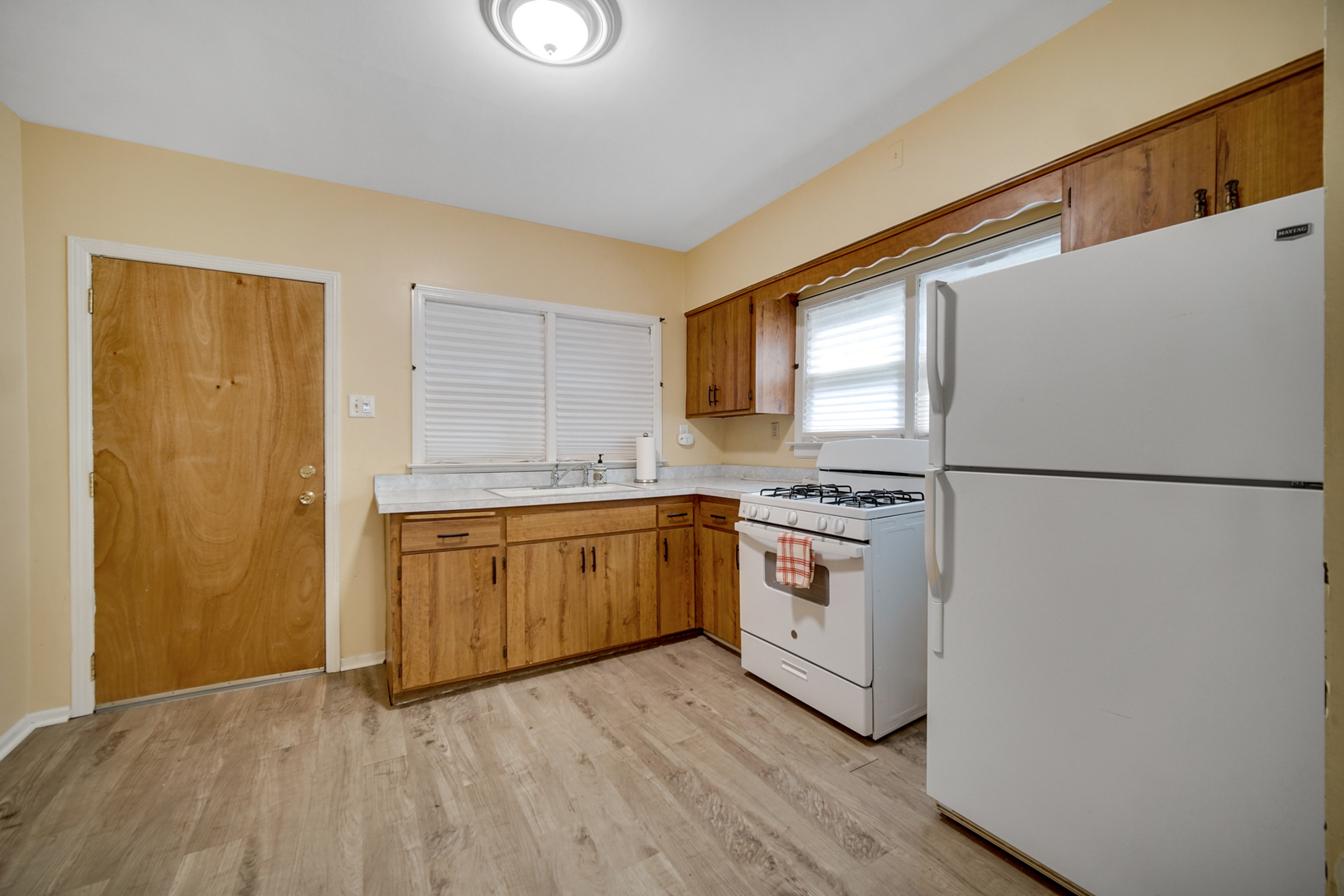 7621 S Perry Avenue Property Photo 10