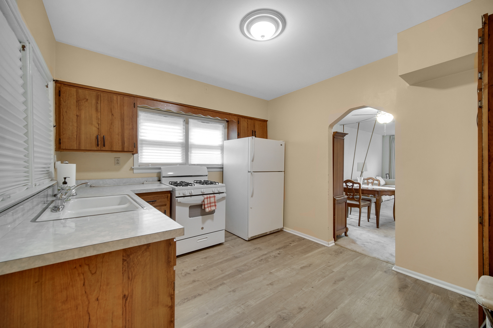 7621 S Perry Avenue Property Photo 12