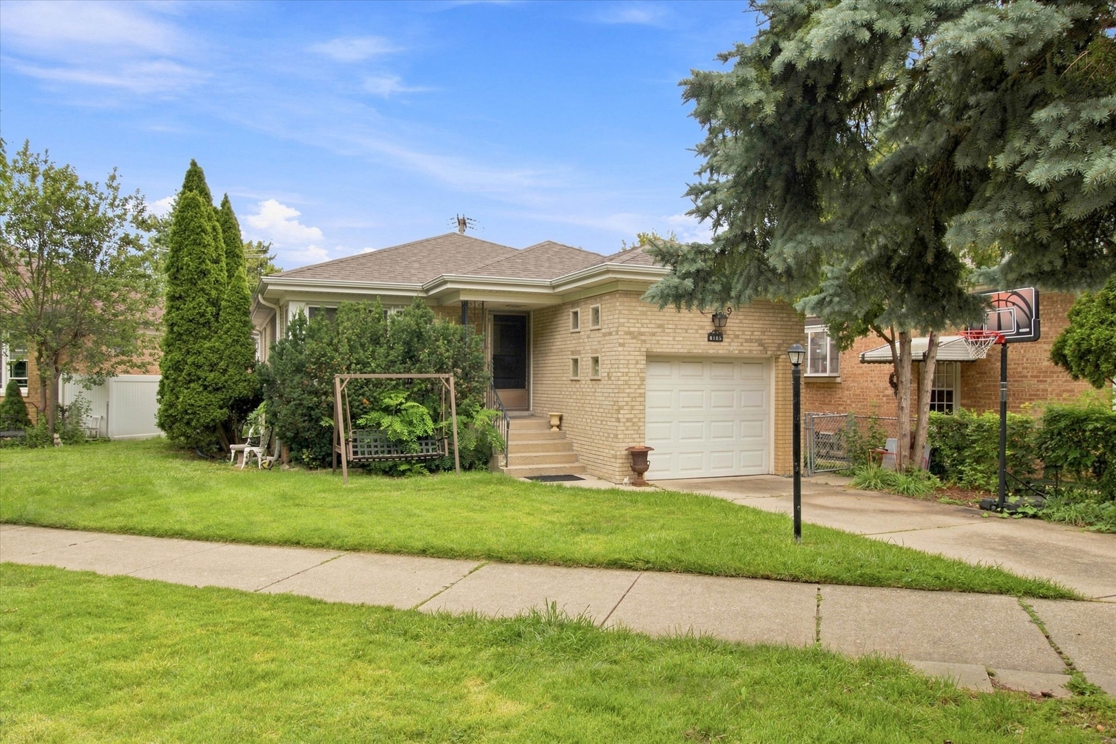 6105 N Lowell Avenue Property Photo 2