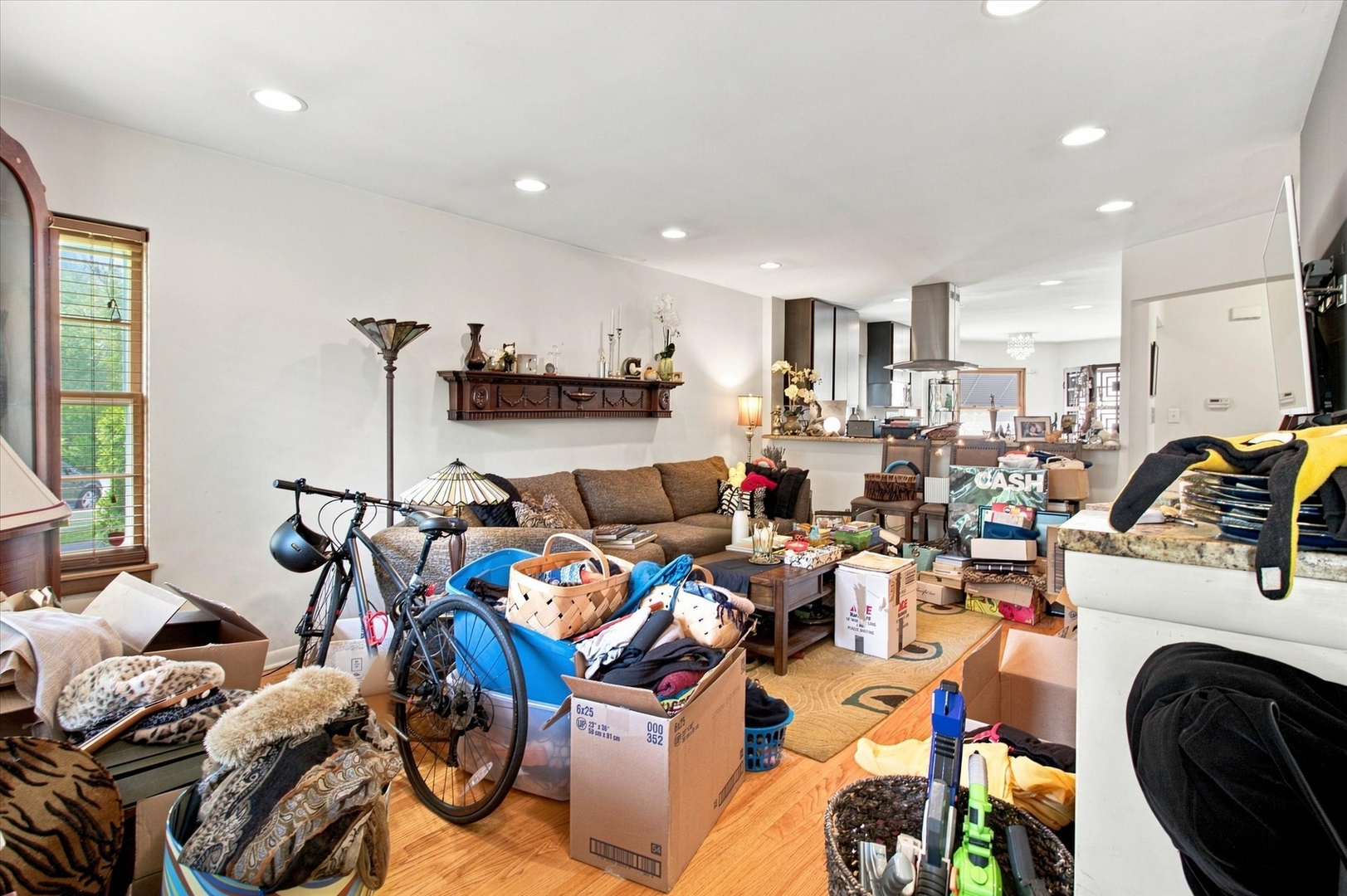 6105 N Lowell Avenue Property Photo 4