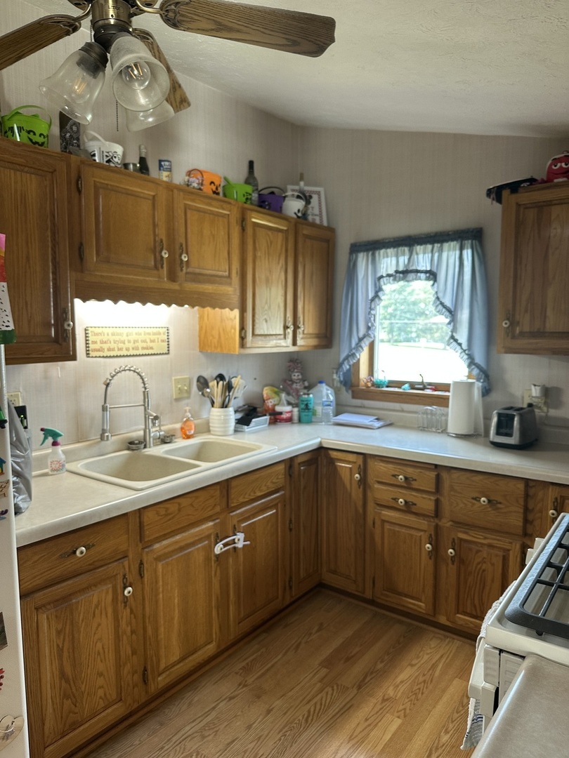 410 N Main Street Property Photo 5