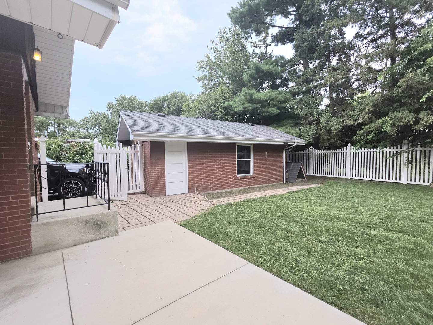 629 Dundee Avenue Property Photo 3