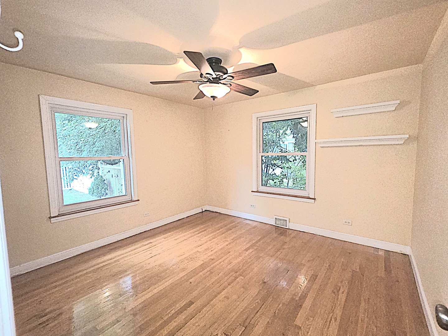 629 Dundee Avenue Property Photo 17