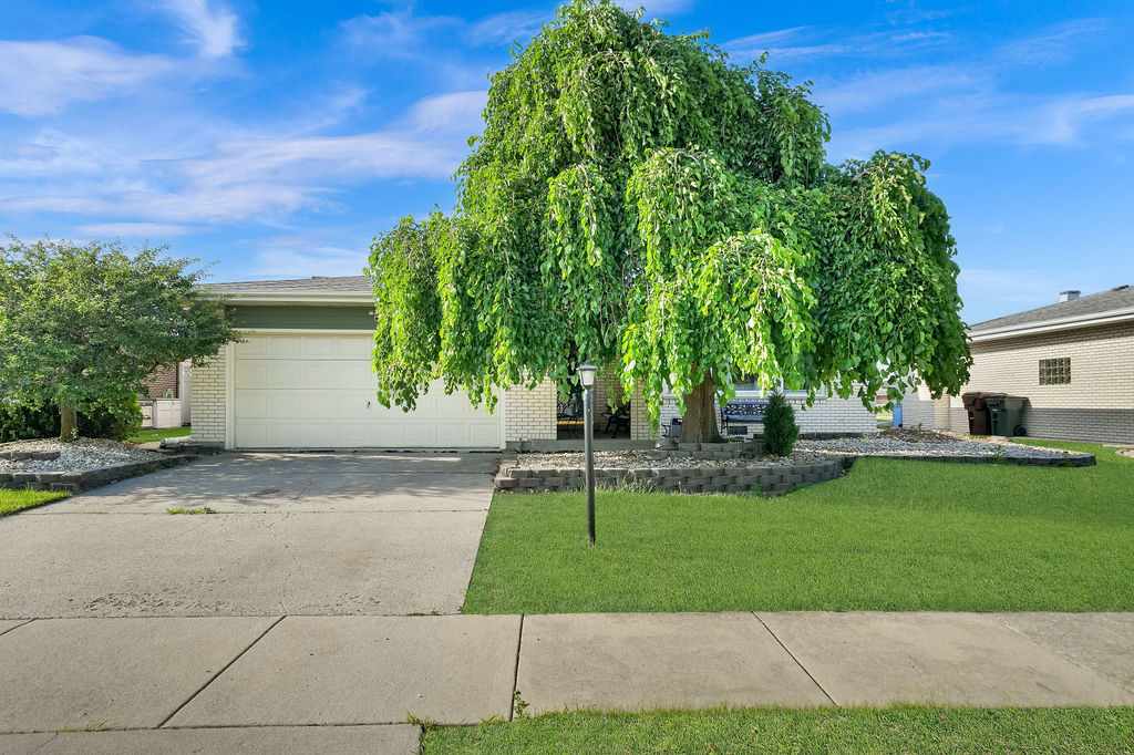 6528 157th Street Property Photo 1