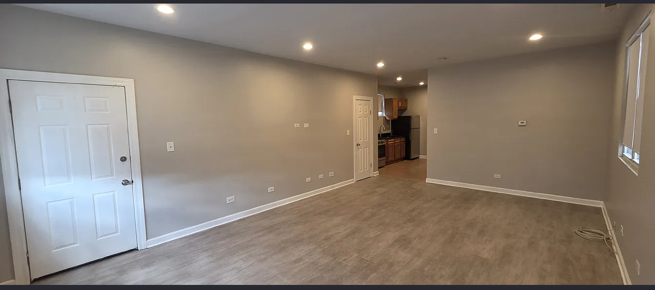 7257 S May Street B Property Photo 2