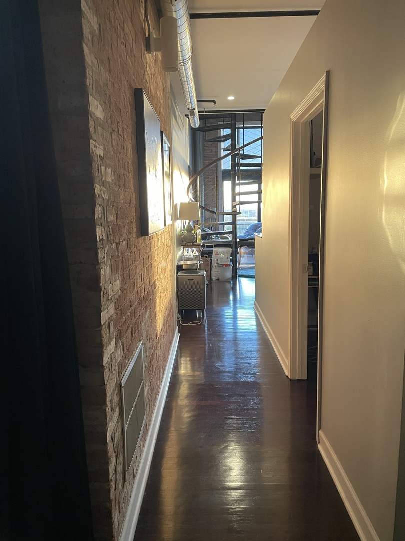 2545 S Dearborn Street 530 Property Photo 6