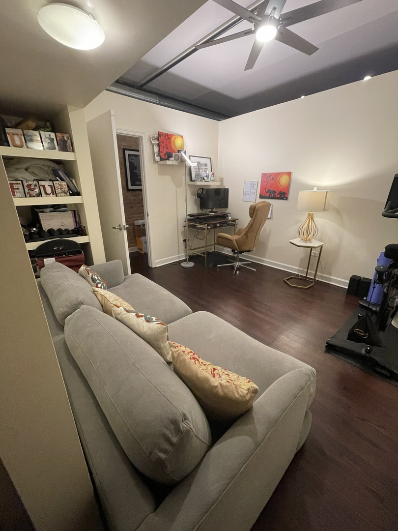 2545 S Dearborn Street 530 Property Photo 10