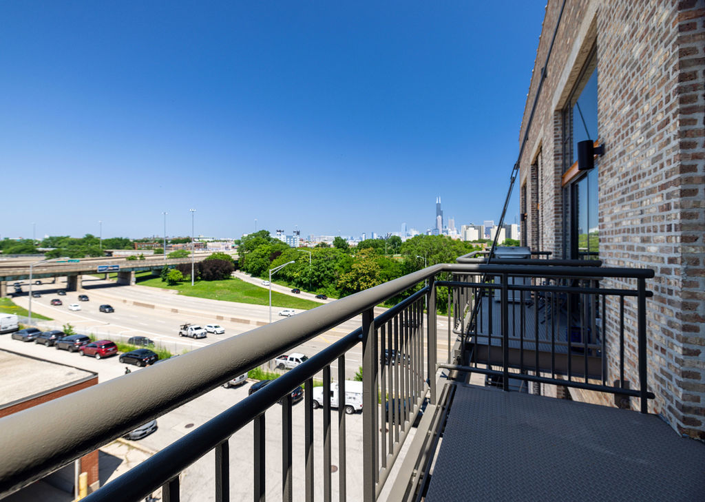 2545 S Dearborn Street 530 Property Photo 16