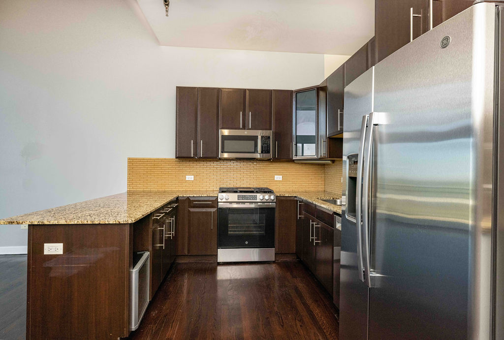 2545 S Dearborn Street 530 Property Photo 13