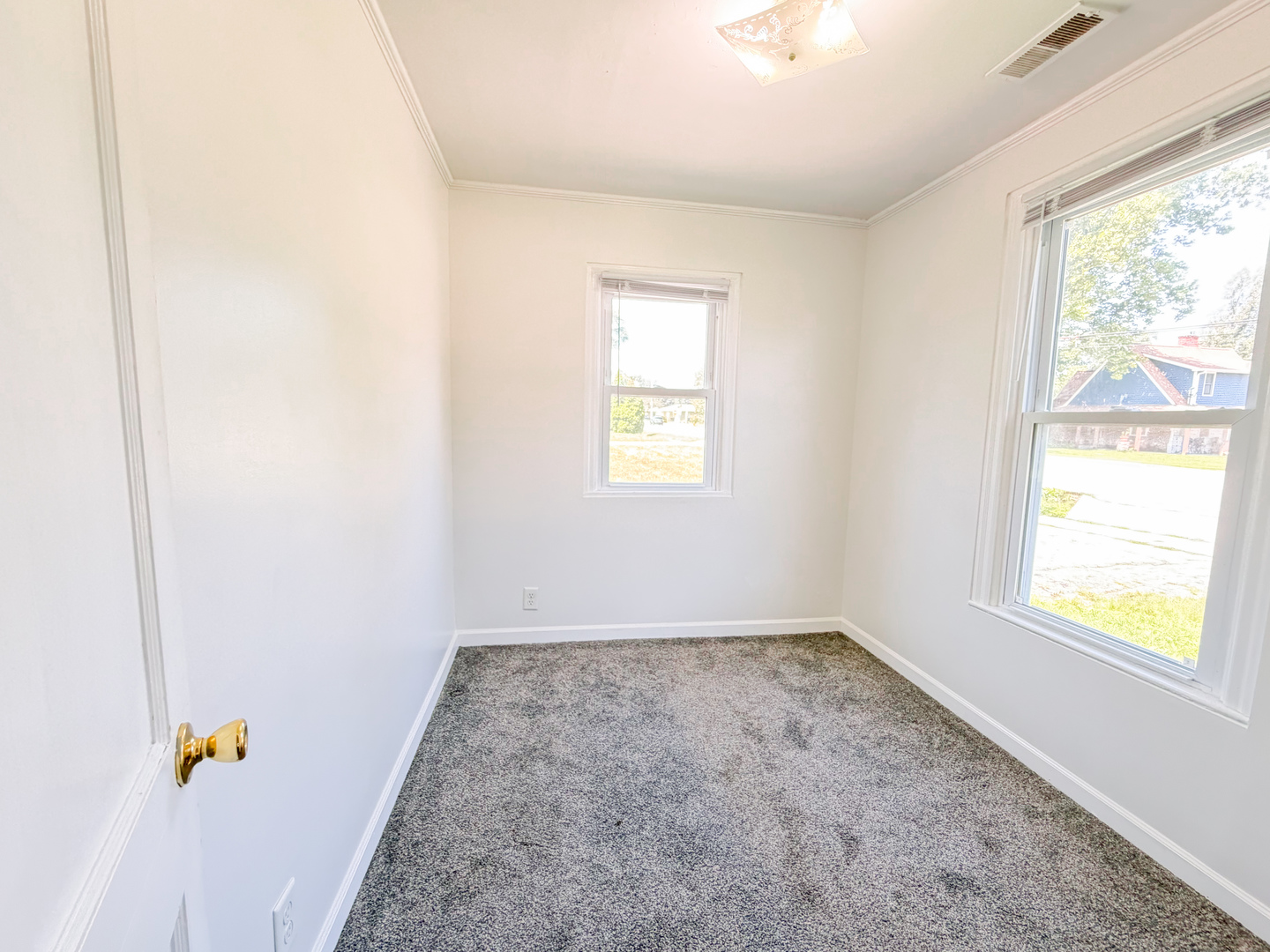 443 W Main Street Property Photo 10