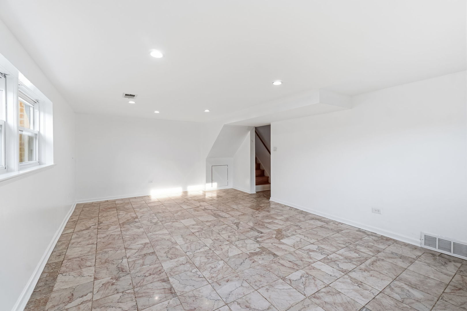 8344 Kedvale Avenue Property Photo 20
