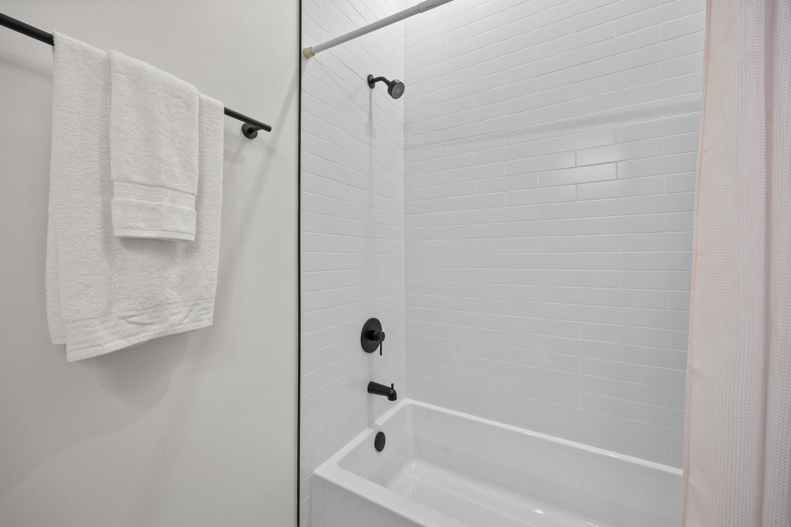 5340 N Lincoln Avenue 202 Property Photo 17