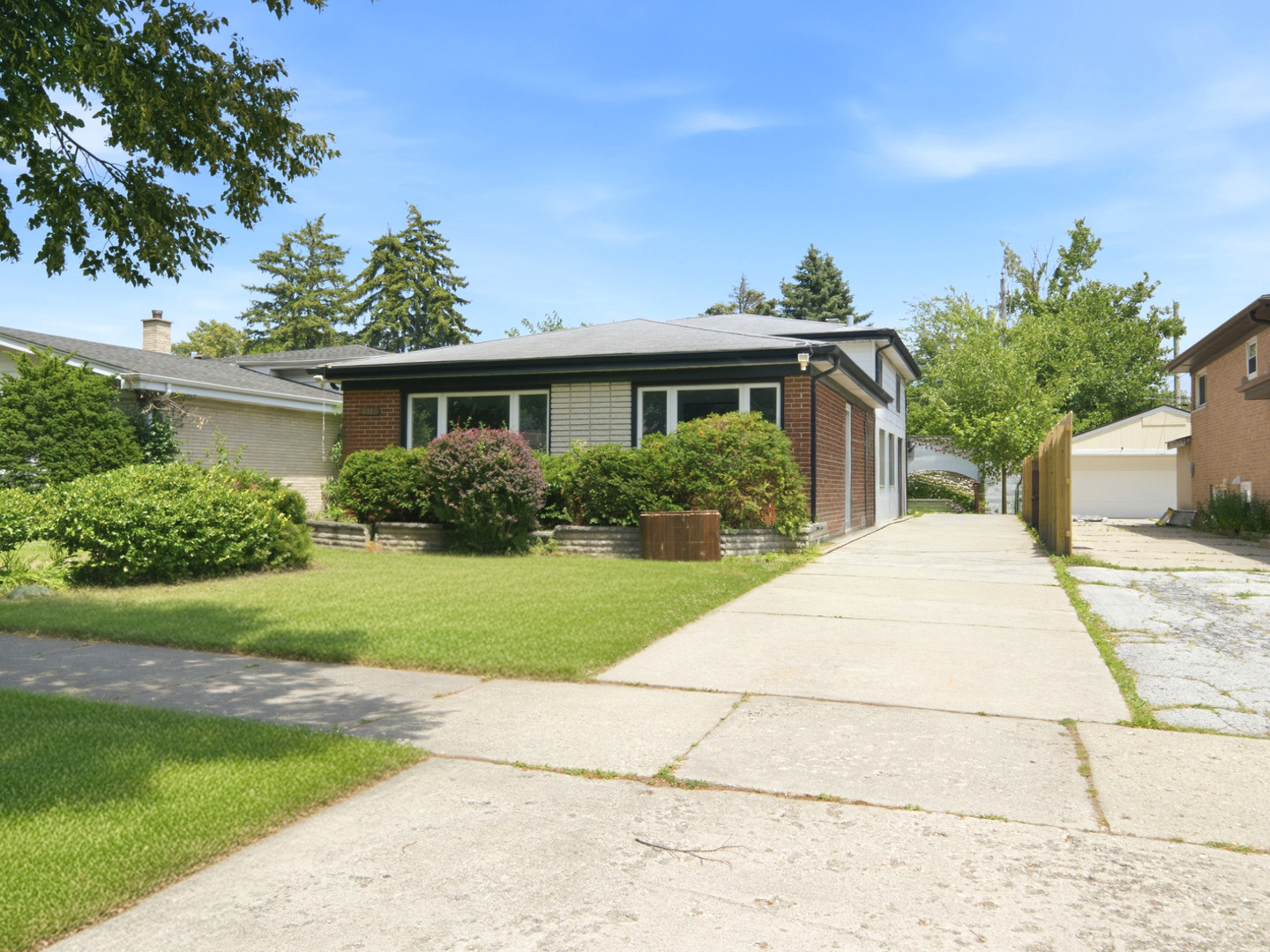 8113 Central Avenue Property Photo 4