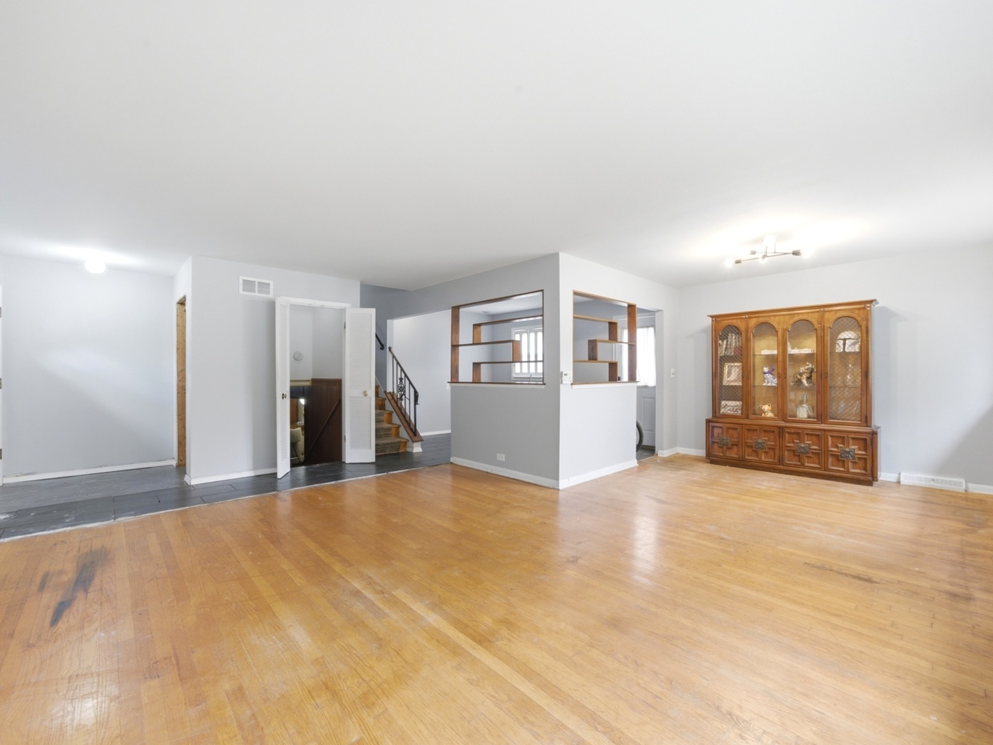 8113 Central Avenue Property Photo 8