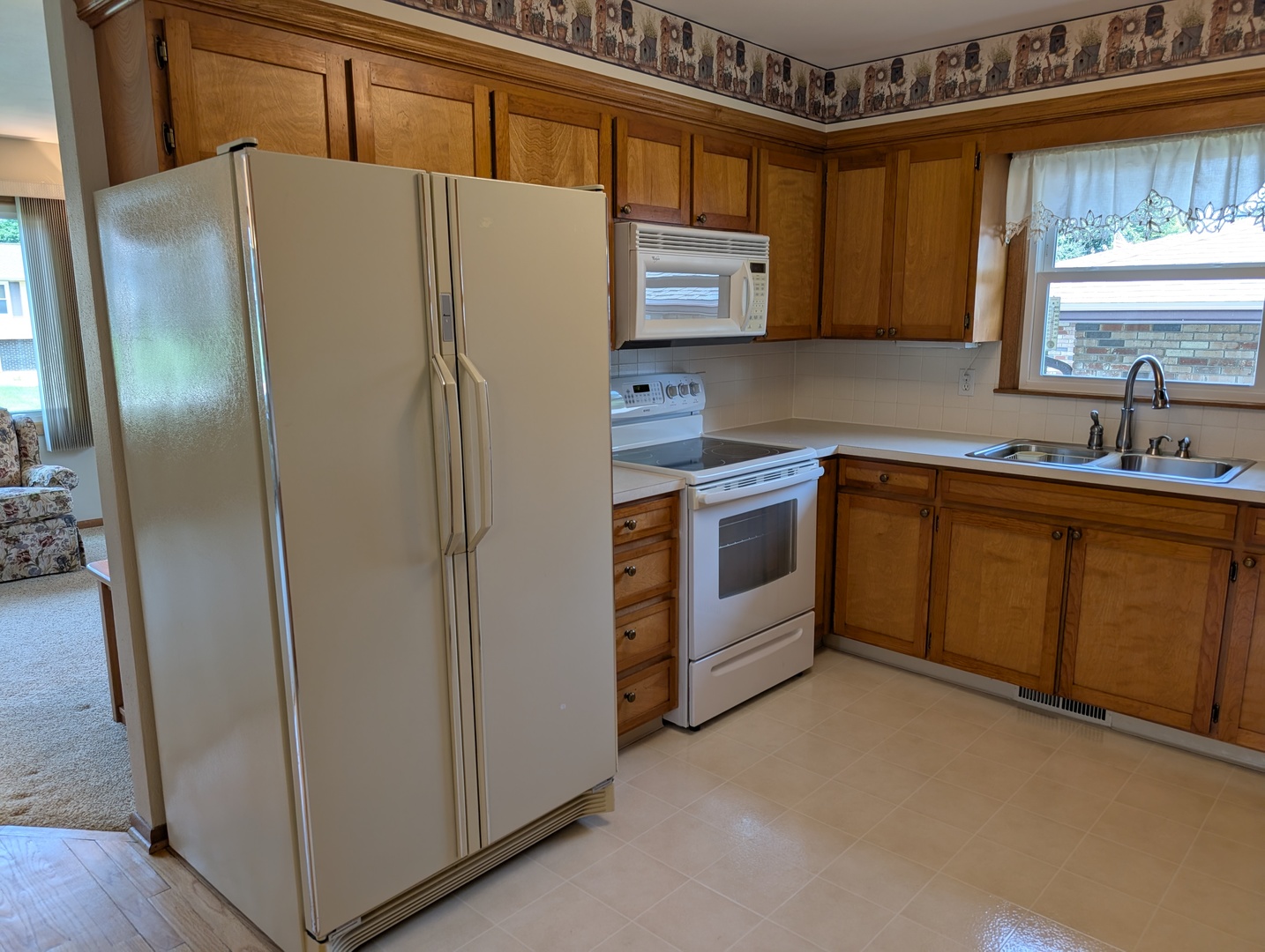 1358 Empire Court Property Photo 8