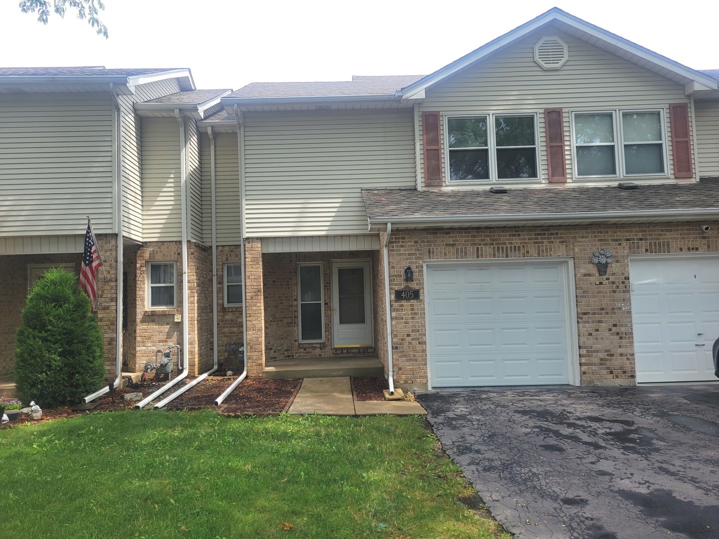 405 S Wenbriar Square