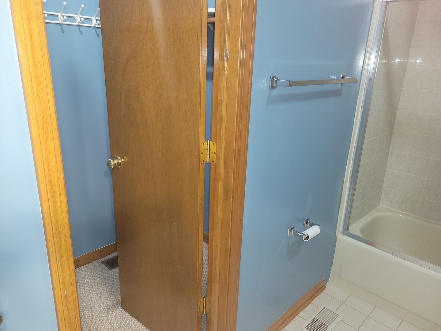 405 S Wenbriar Square Property Photo 14