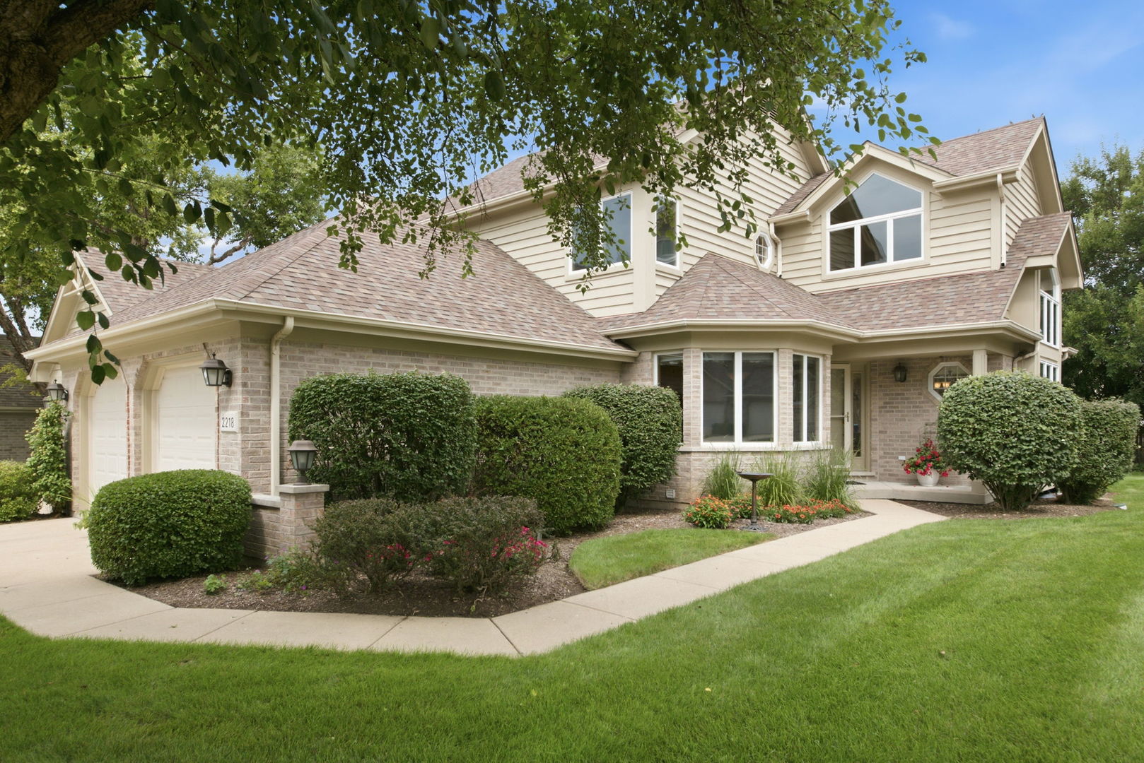 2218 Tamarack Drive Property Photo 2