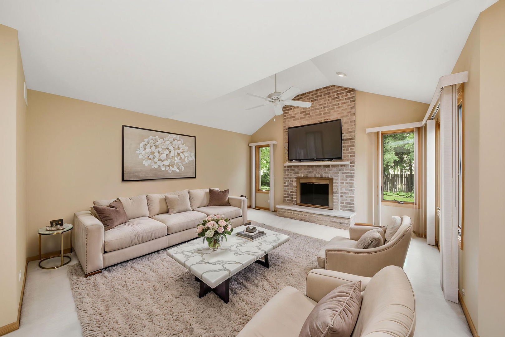 2218 Tamarack Drive Property Photo 4