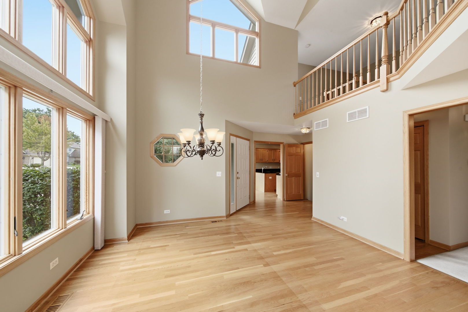 2218 Tamarack Drive Property Photo 7