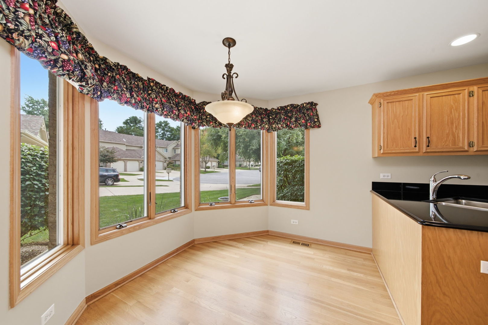 2218 Tamarack Drive Property Photo 12