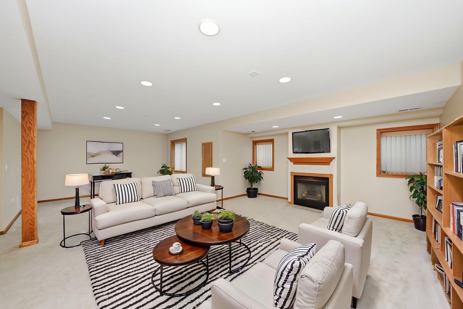 2218 Tamarack Drive Property Photo 24