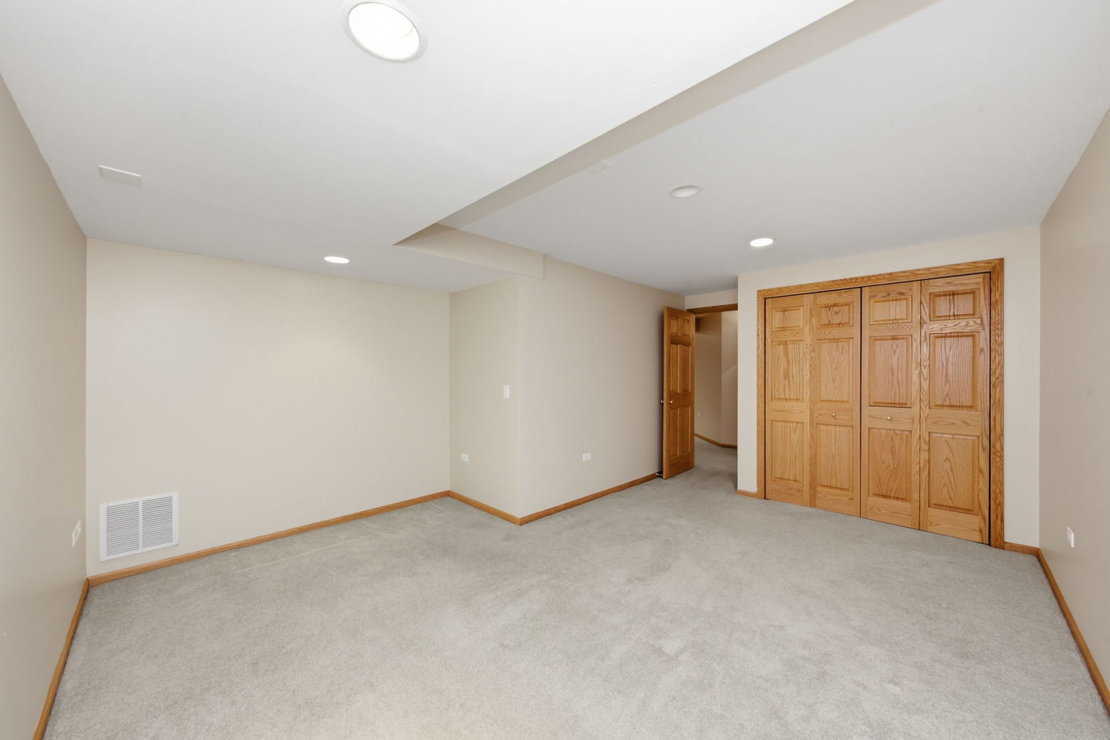 2218 Tamarack Drive Property Photo 29