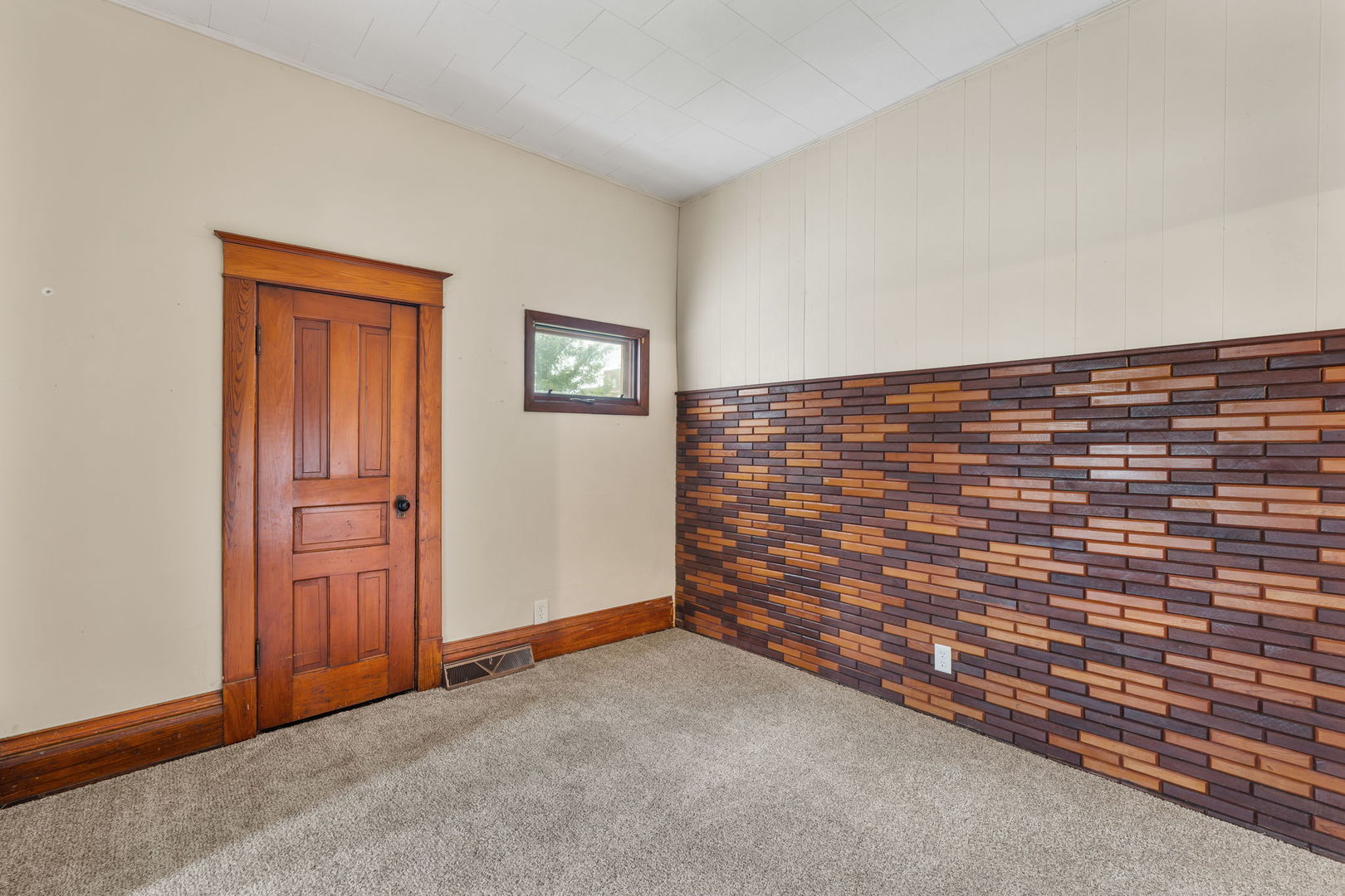 206 N College Avenue Property Photo 6