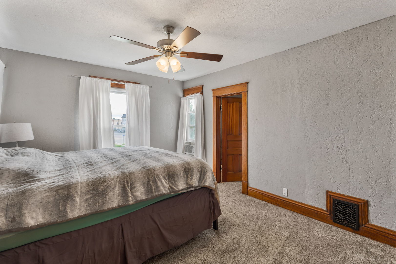 206 N College Avenue Property Photo 28