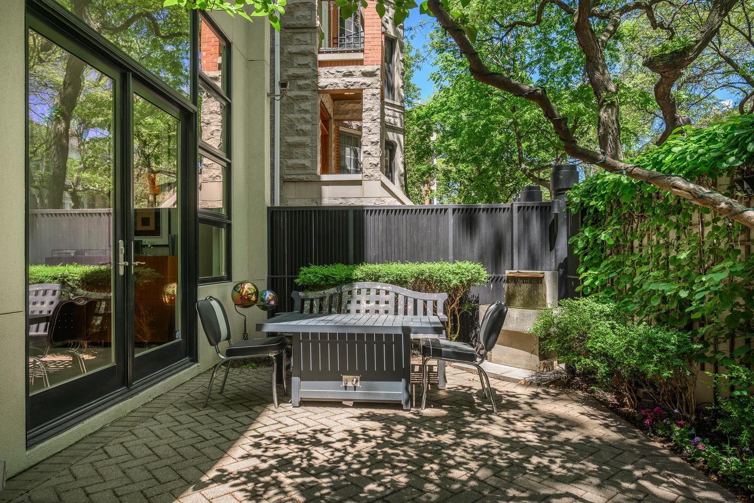1934 N Cleveland Avenue Property Photo 2