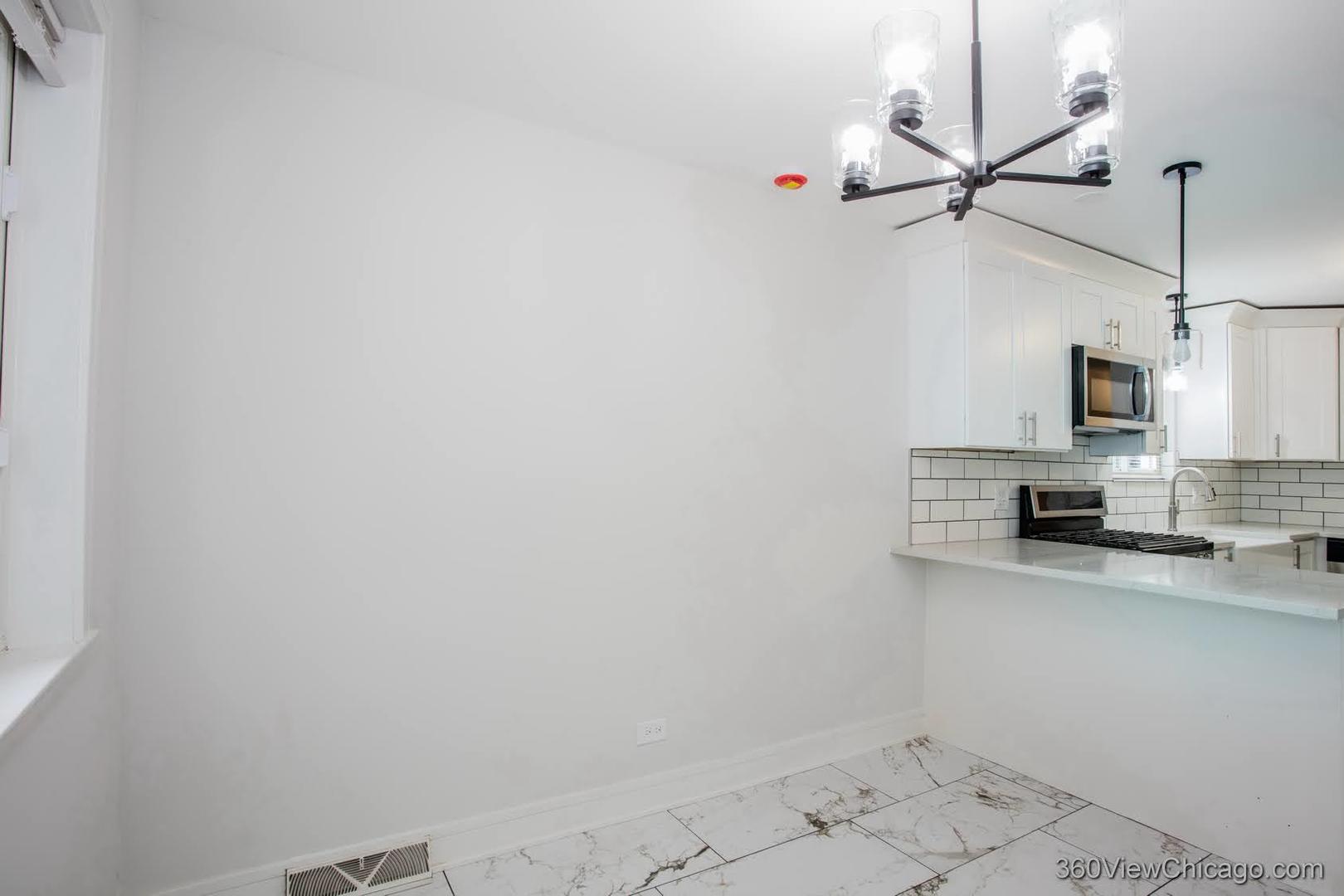 1037 W 103rd Street Property Photo 5