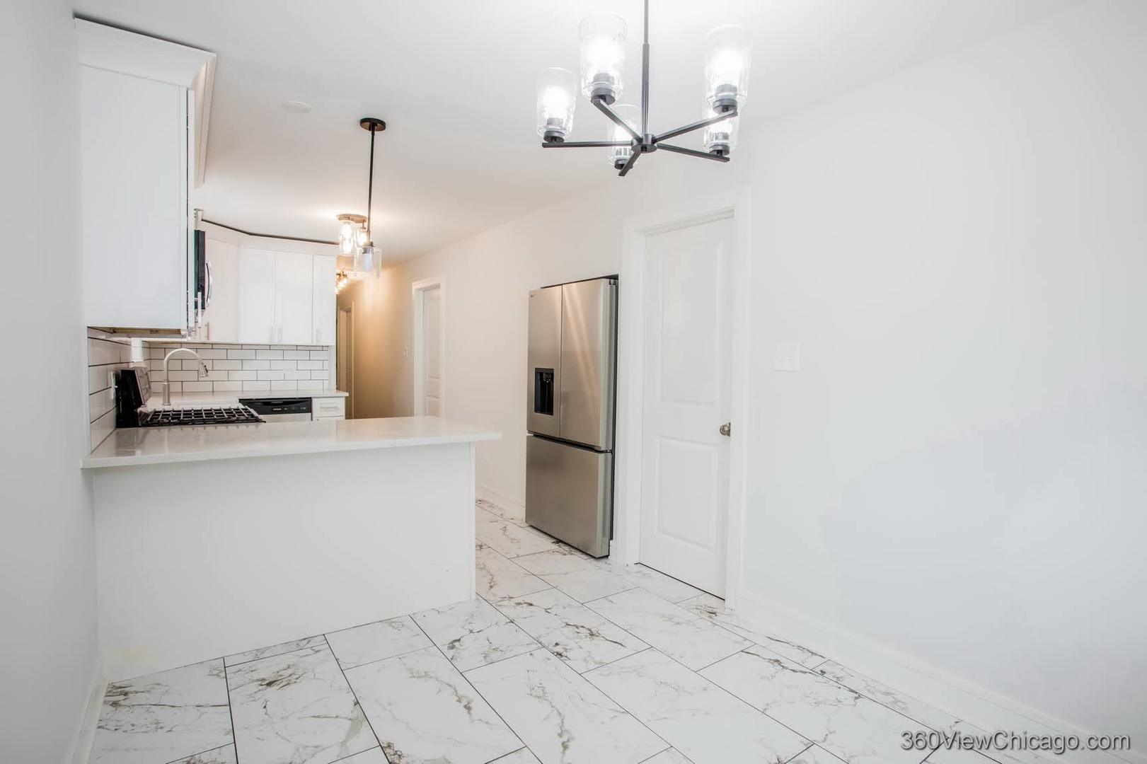 1037 W 103rd Street Property Photo 6
