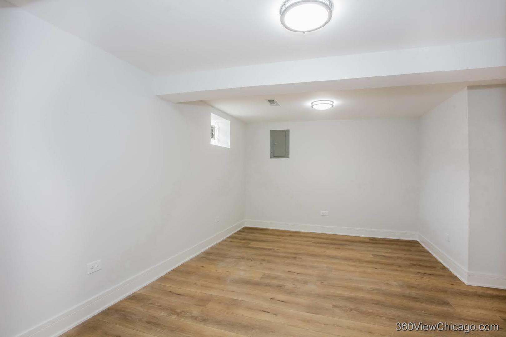 1037 W 103rd Street Property Photo 29
