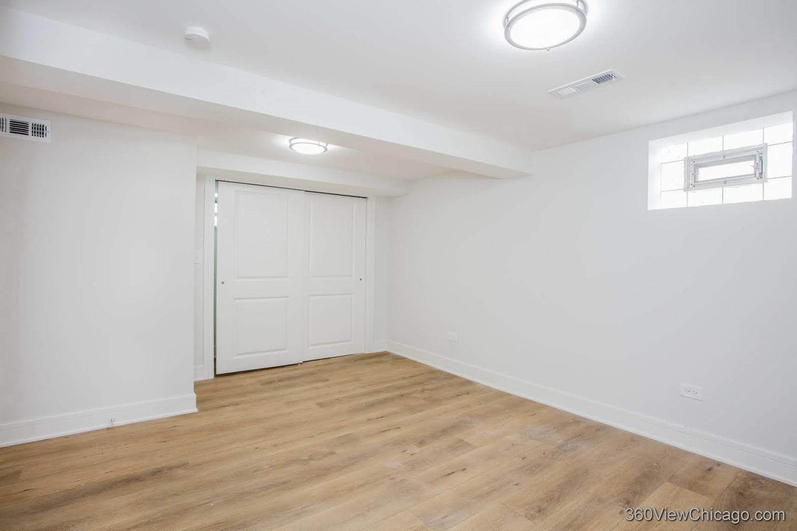 1037 W 103rd Street Property Photo 32