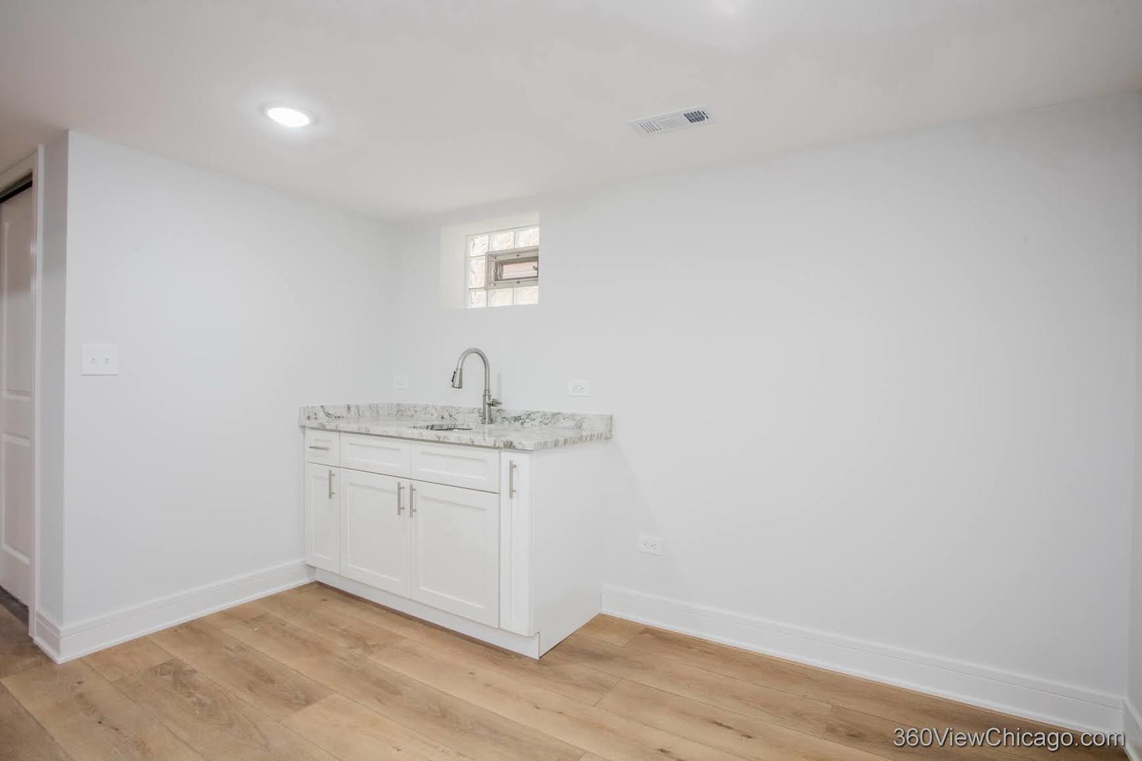 1037 W 103rd Street Property Photo 39