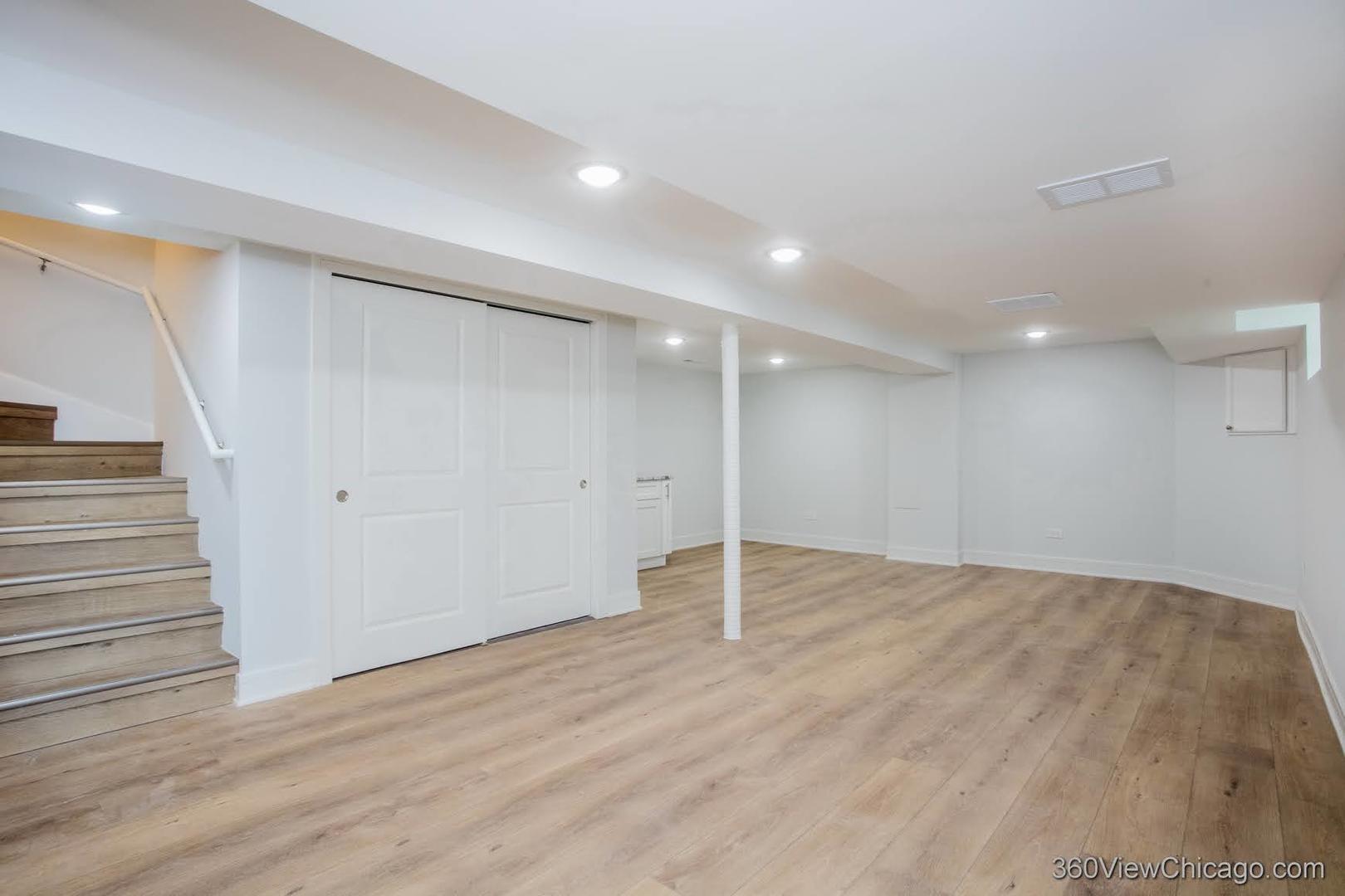 1037 W 103rd Street Property Photo 41