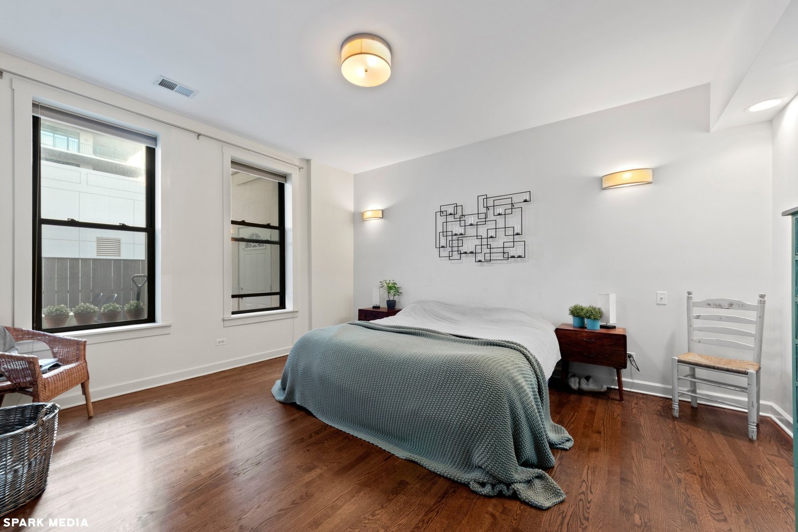 353 W Chicago Avenue 4e Property Photo 7