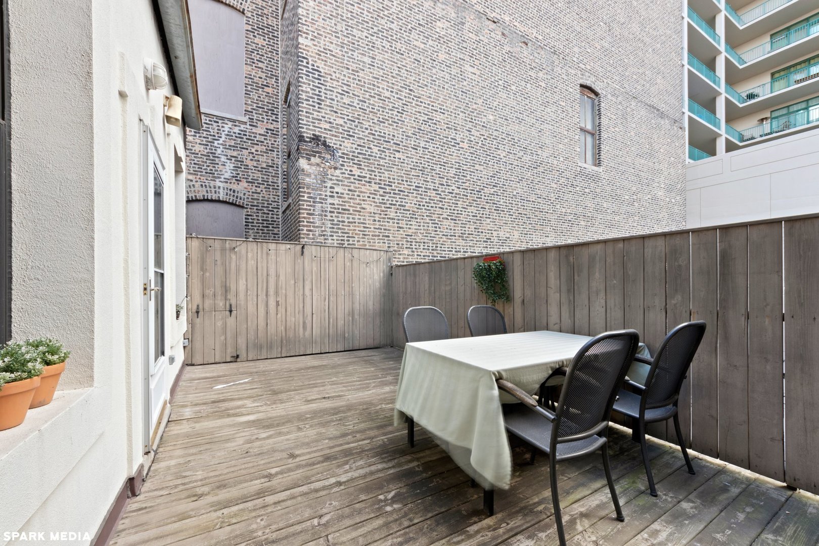 353 W Chicago Avenue 4e Property Photo 10