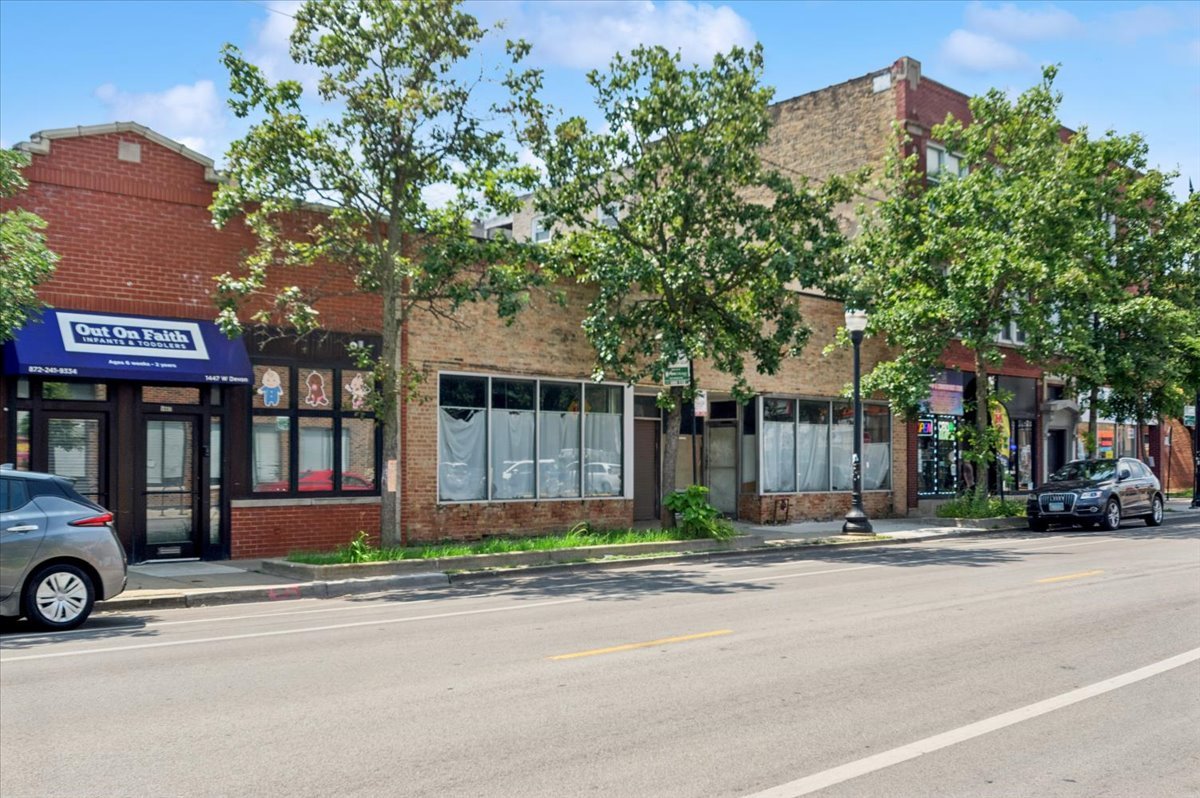 1449 W Devon Avenue Property Photo 3