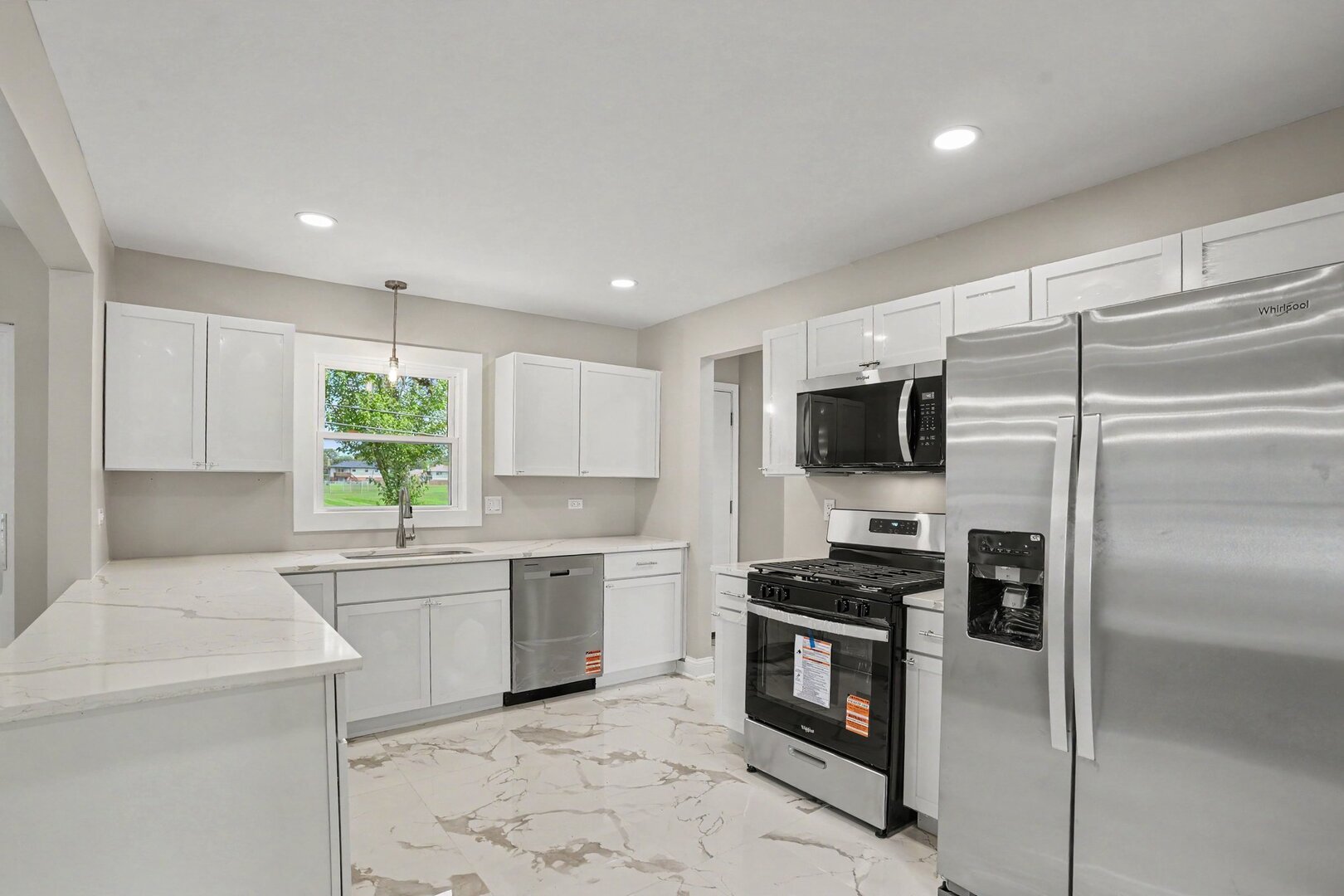 16721 School Street Property Photo 2
