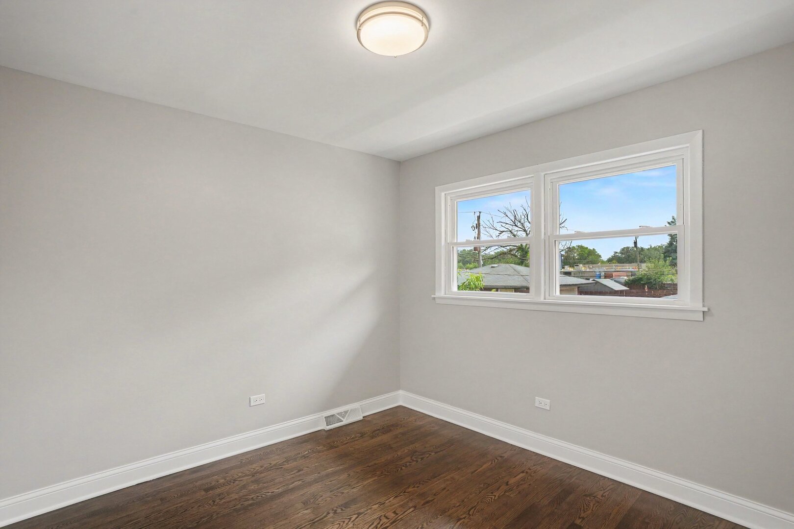 16721 School Street Property Photo 17