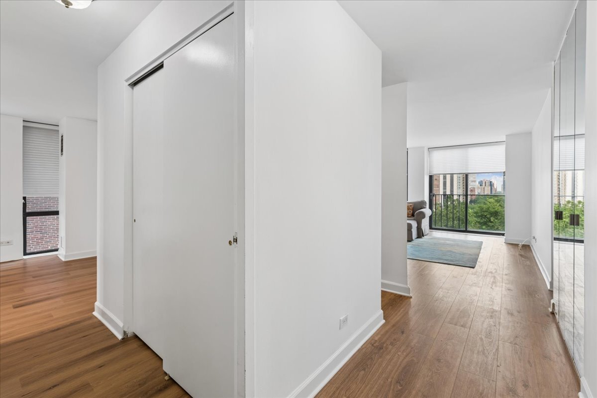 345 W Fullerton Parkway 1008 Property Photo 10