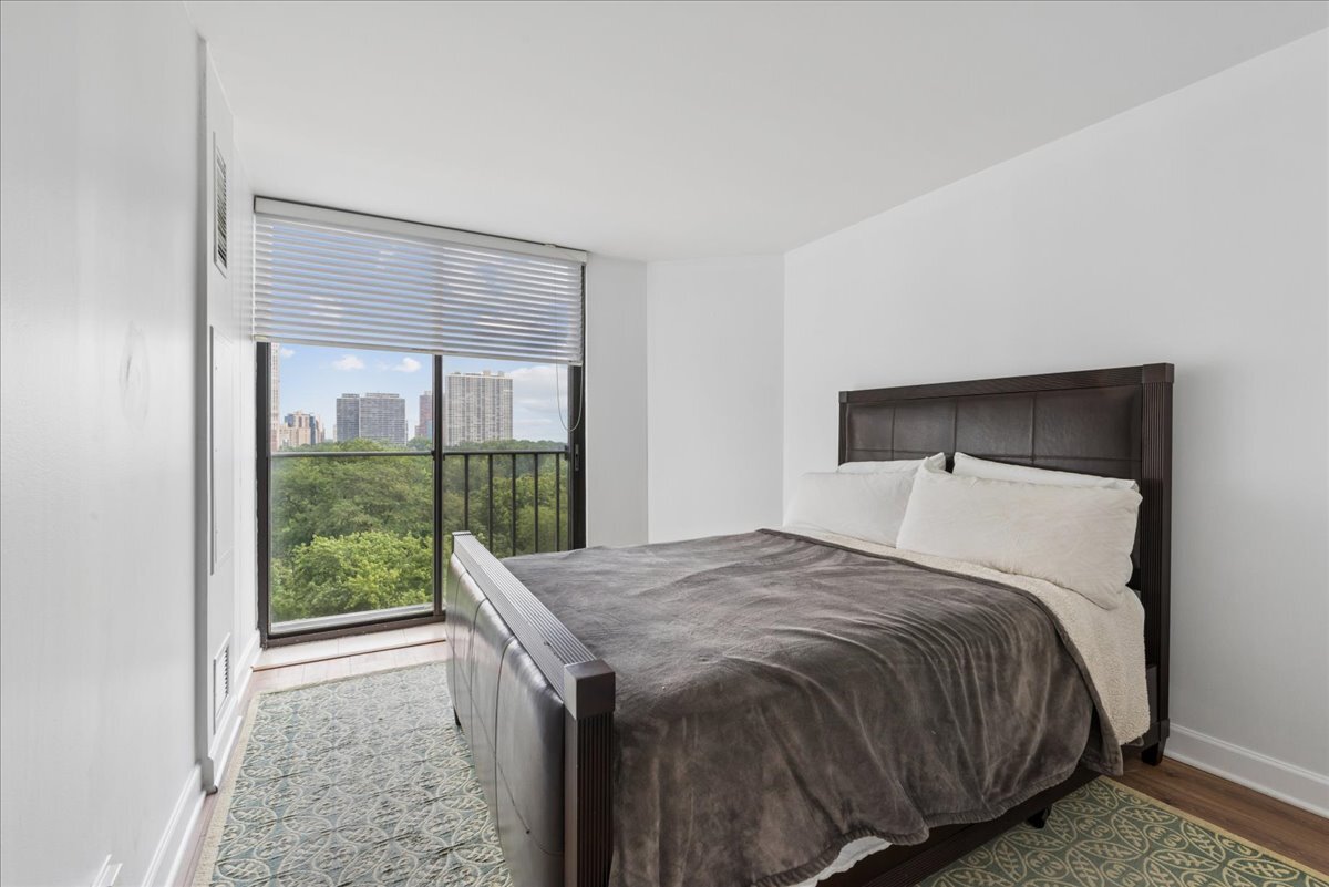 345 W Fullerton Parkway 1008 Property Photo 14