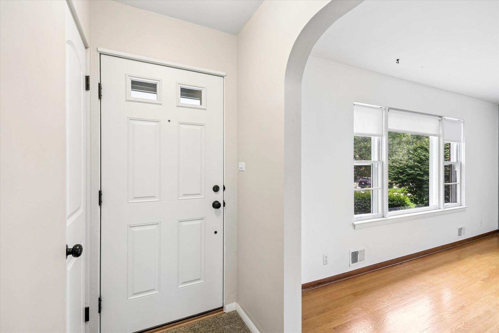 805 N Mitchell Avenue Property Photo 3