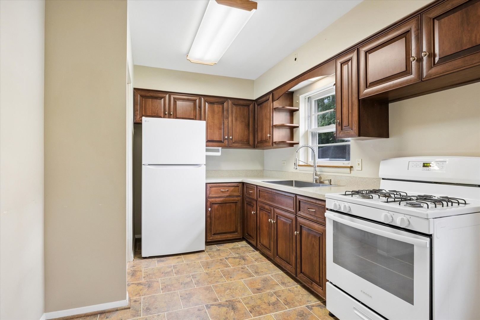 805 N Mitchell Avenue Property Photo 8
